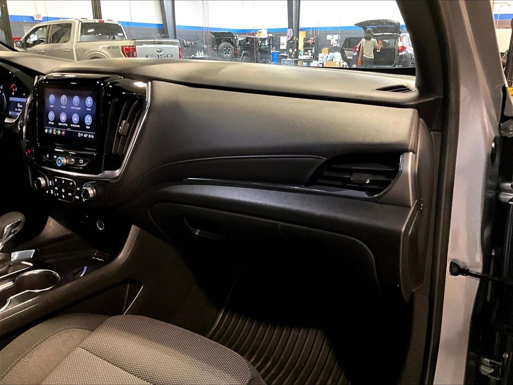 2023 Chevrolet Traverse — photo 13