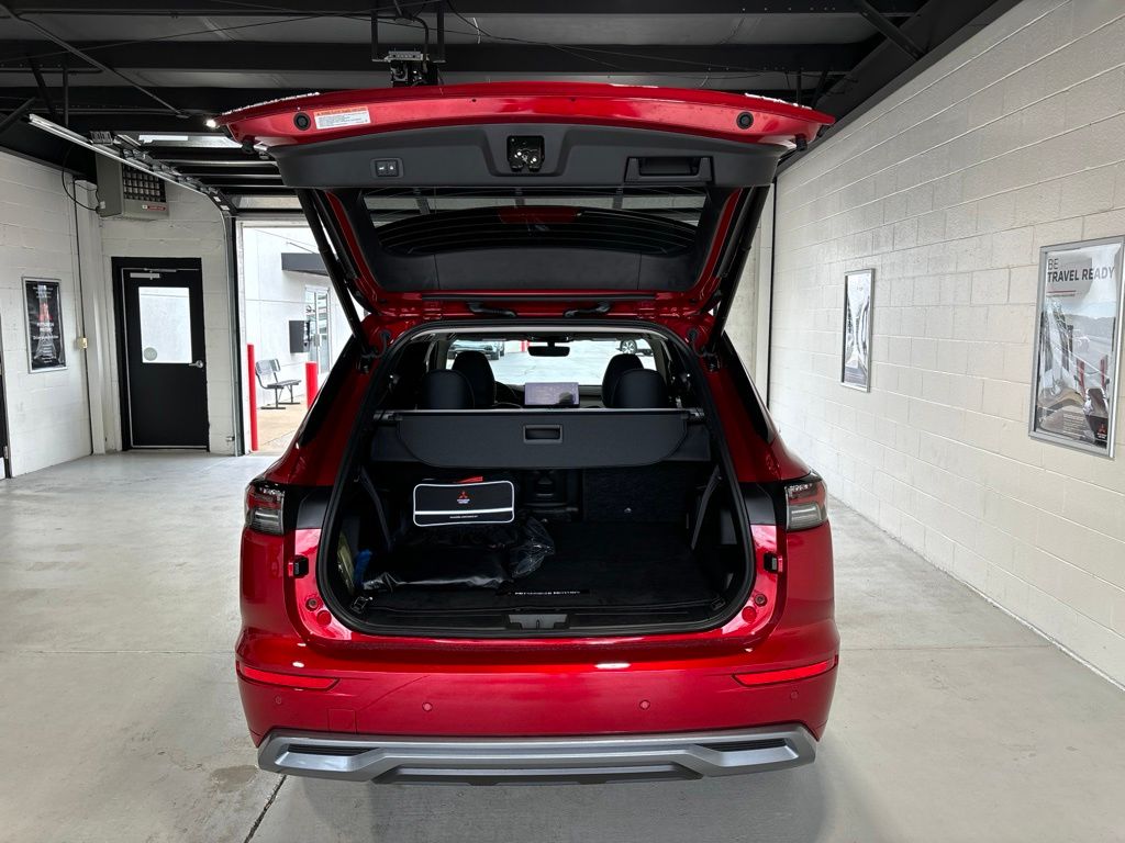 New 2026 Mitsubishi Outlander PHEV SUV