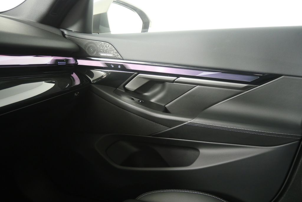 Thumbnail: 2024 BMW 5 Series - 31