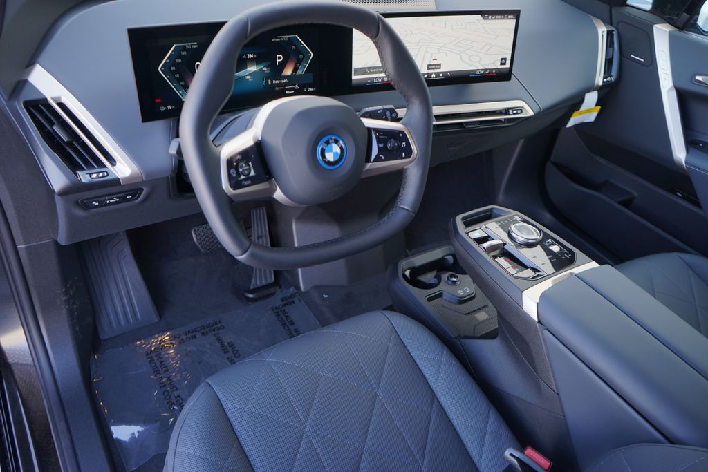 2025 BMW iX xDrive50 12