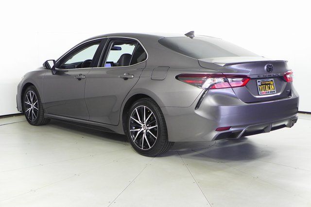 2022 Toyota Camry SE 9