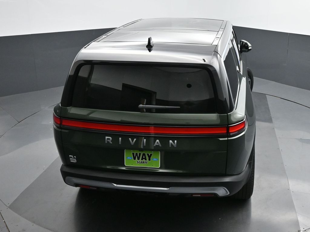 2024 Rivian R1S Adventure