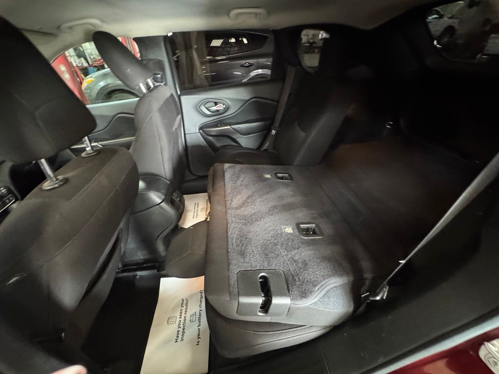Used 2019 Jeep Cherokee SUV
