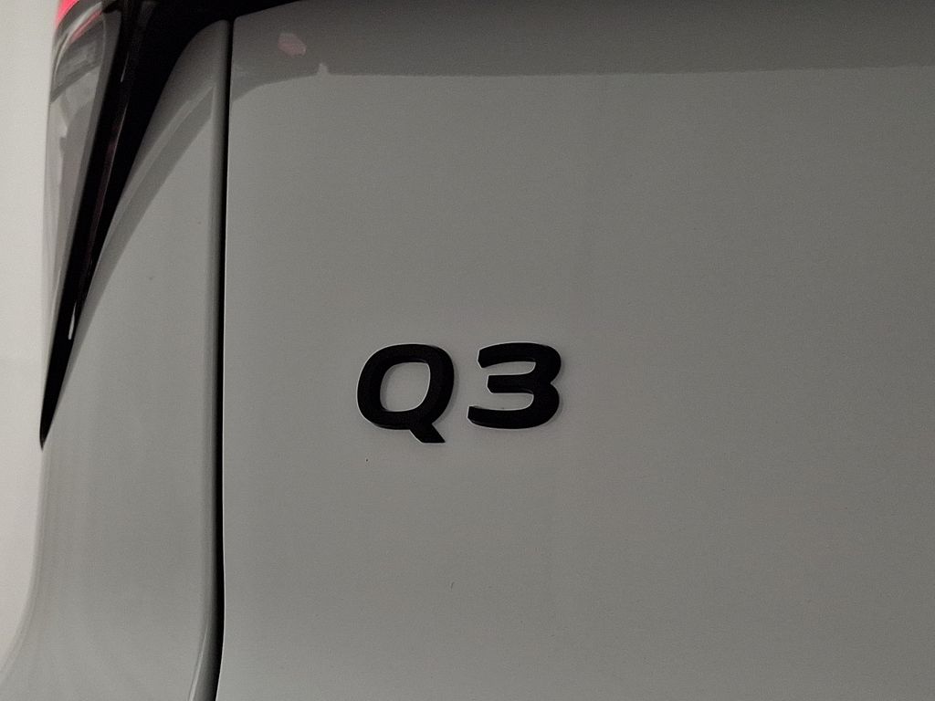 Thumbnail: 2026 Audi Q3 - 21