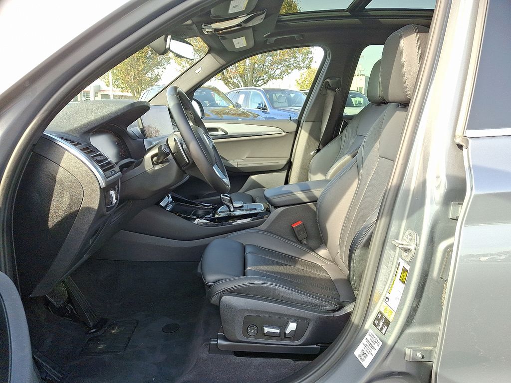 Thumbnail: 2023 BMW X3 - 14