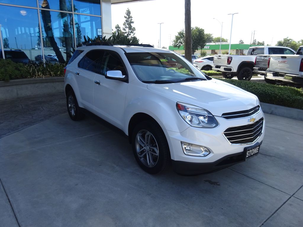 White (Iridescent Pearl Tricoat) 2017 Chevrolet Equinox SUV / Crossover Front-Wheel Drive 6-Speed Automatic Overdrive