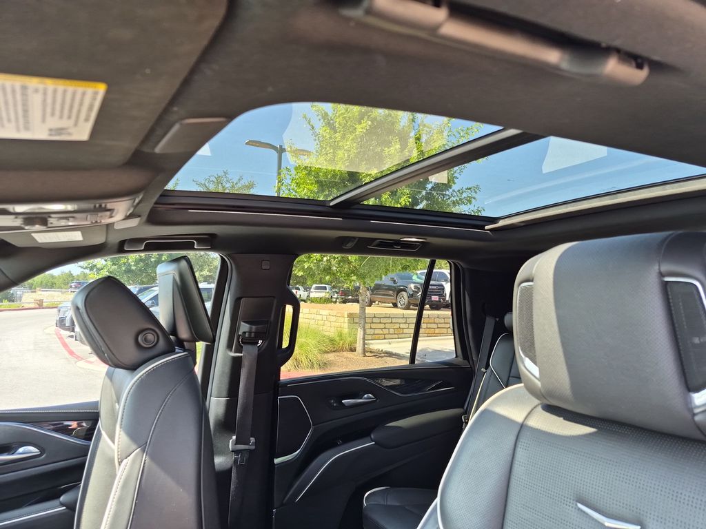 Used 2021 Black Cadillac Sport image 31