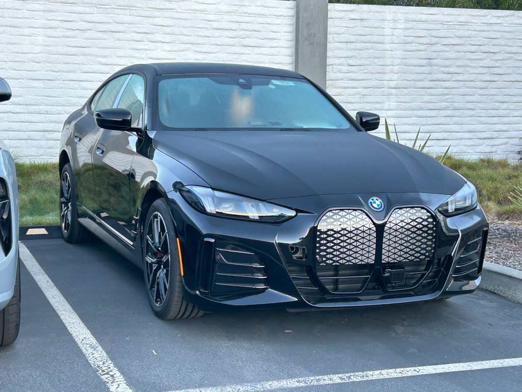 Thumbnail: 2025 BMW i4 - 2