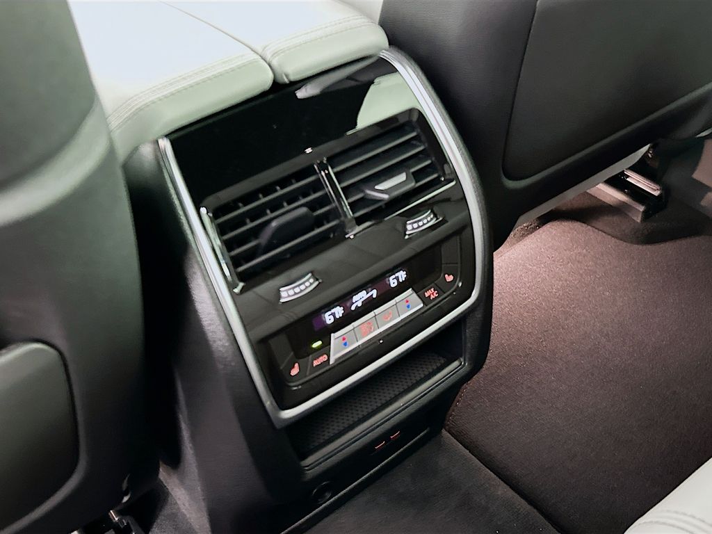 Thumbnail: 2026 BMW X5 - 18