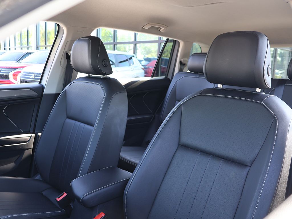 Used 2023 Silver Volkswagen 2.0T SE image 27