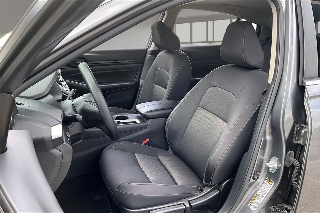 Used 2024 Nissan Altima Sedan