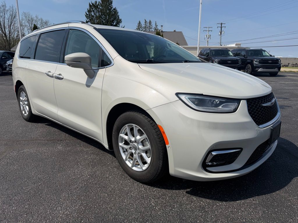 2021 Chrysler Pacifica Touring L - 11
