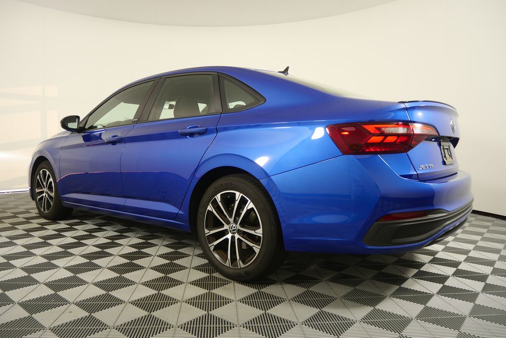 Thumbnail: 2023 Volkswagen Jetta - 5