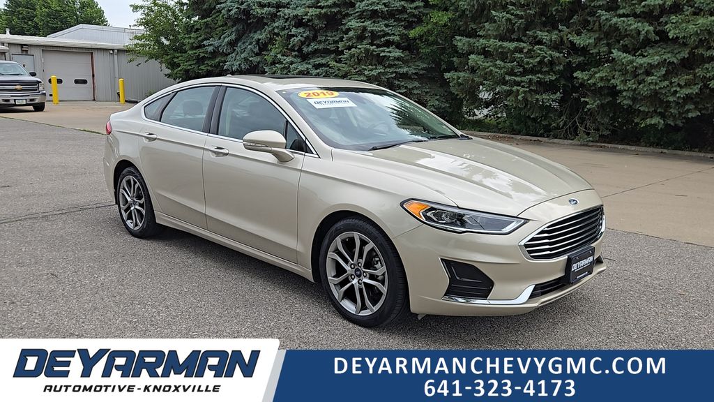 White Gold Metallic 2019 Ford Fusion SEL Sedan Front-Wheel Drive 6-Speed Automatic