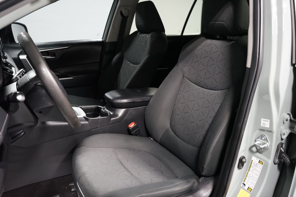 Thumbnail: 2021 Toyota RAV4 - 26