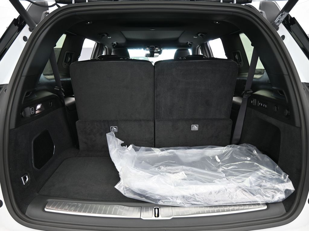 Used 2024 Bright White Clearcoat Jeep Overland image 28