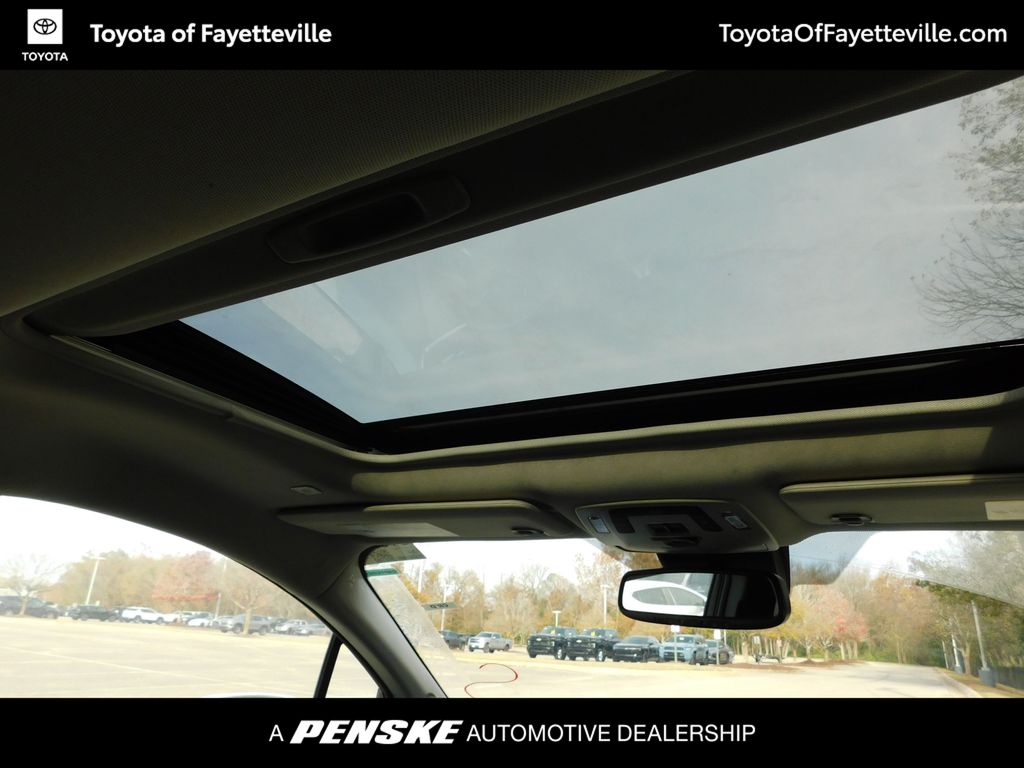 Thumbnail: 2025 Toyota Sienna - 4