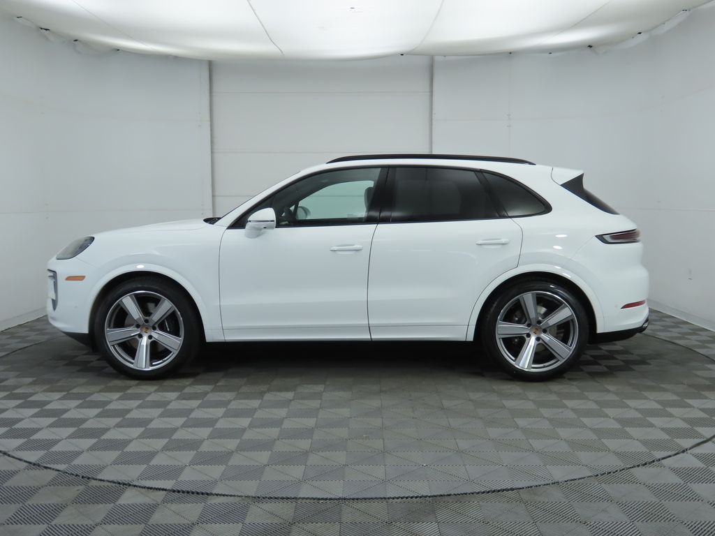 Thumbnail: 2025 Porsche Cayenne - 2