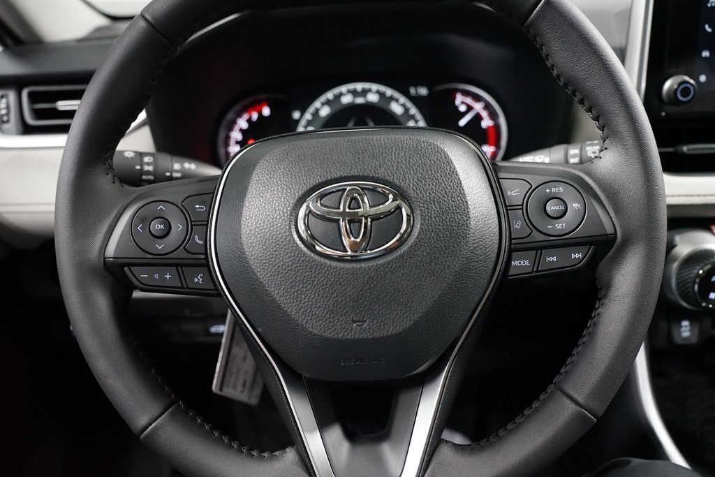 Thumbnail: 2025 Toyota RAV4 - 12