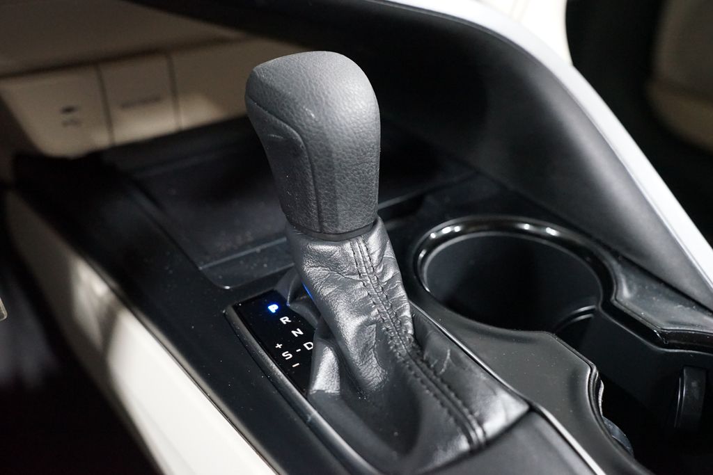 Thumbnail: 2018 Toyota Camry - 20