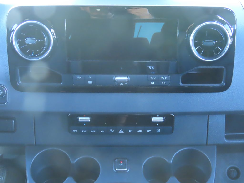 Thumbnail: 2025 Mercedes-Benz Sprinter - 15