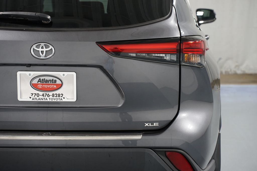 Thumbnail: 2023 Toyota Highlander - 10