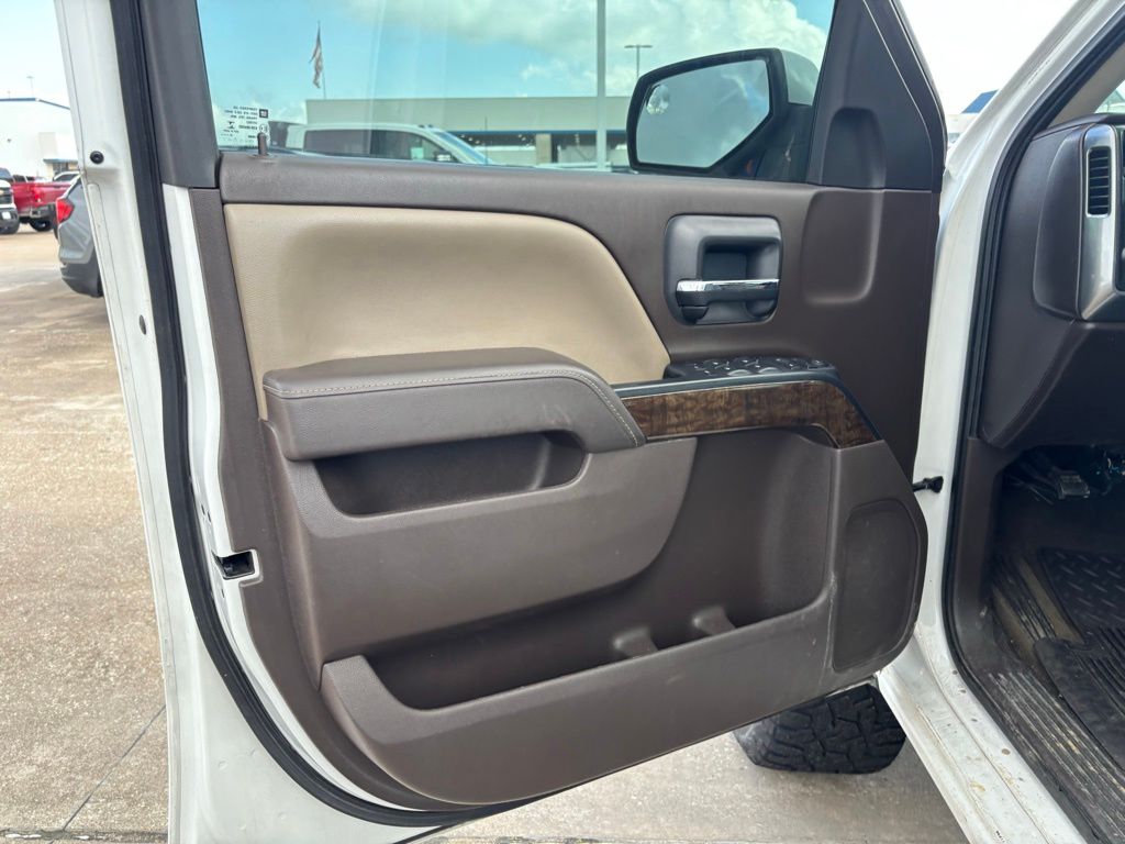 2017 Chevrolet Silverado 1500 LT White at Autostrade