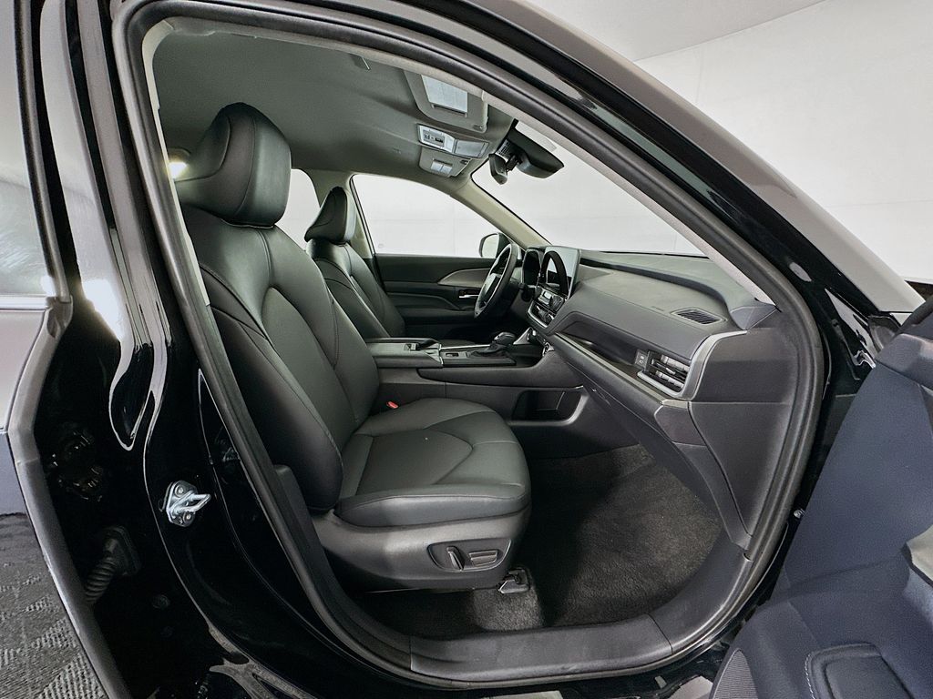 Thumbnail: 2025 Toyota Grand Highlander - 29