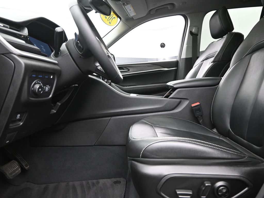 Certified Used 2022 Silver Jeep 4xe image 14