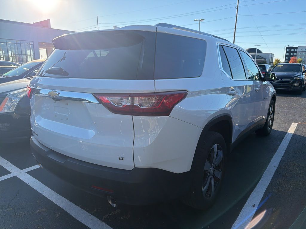 Thumbnail: 2018 Chevrolet Traverse - 3