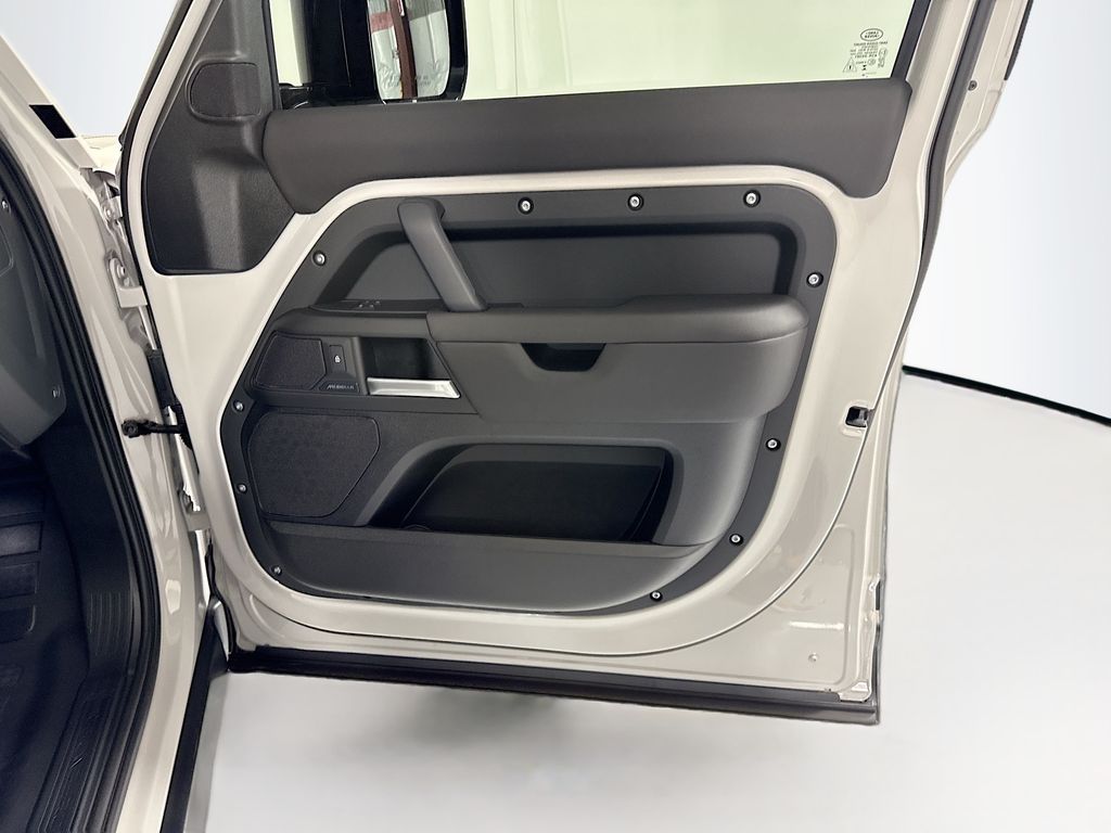 Thumbnail: 2026 Land Rover Defender - 25