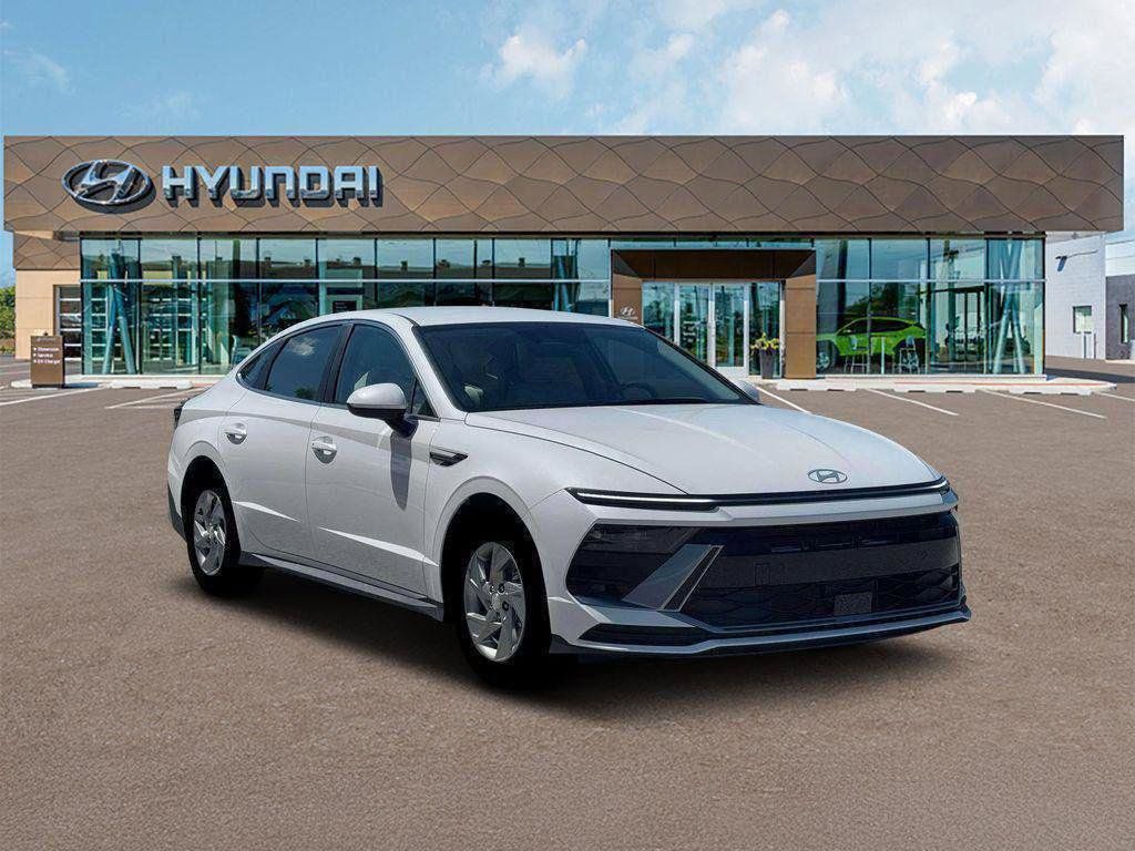 New 2026 White Hyundai SE image 11