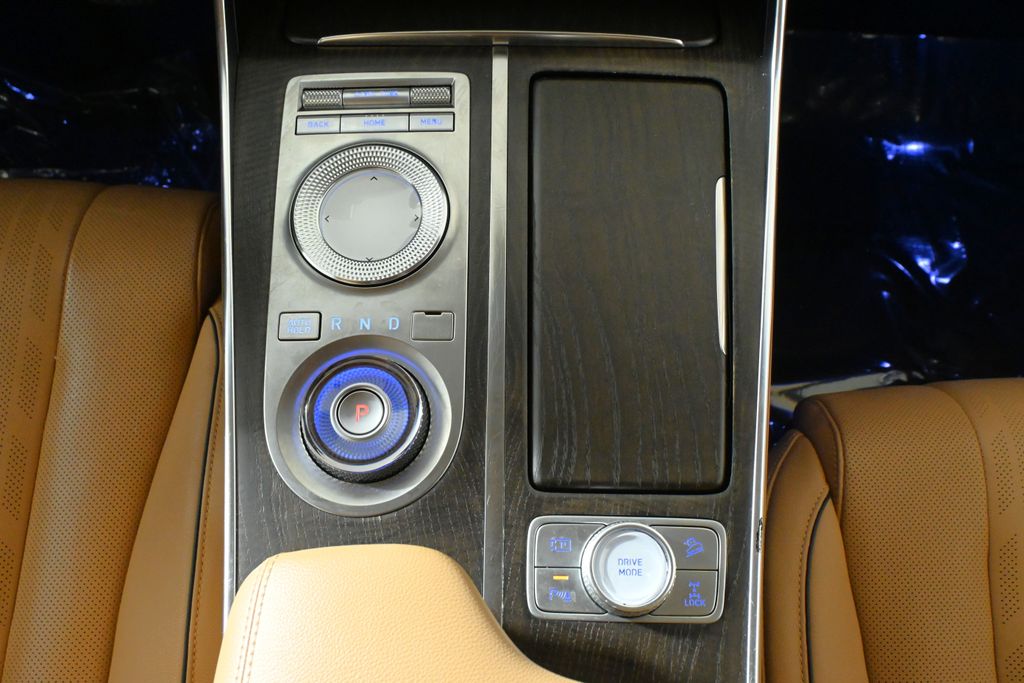 Thumbnail: 2021 Genesis GV80 - 23