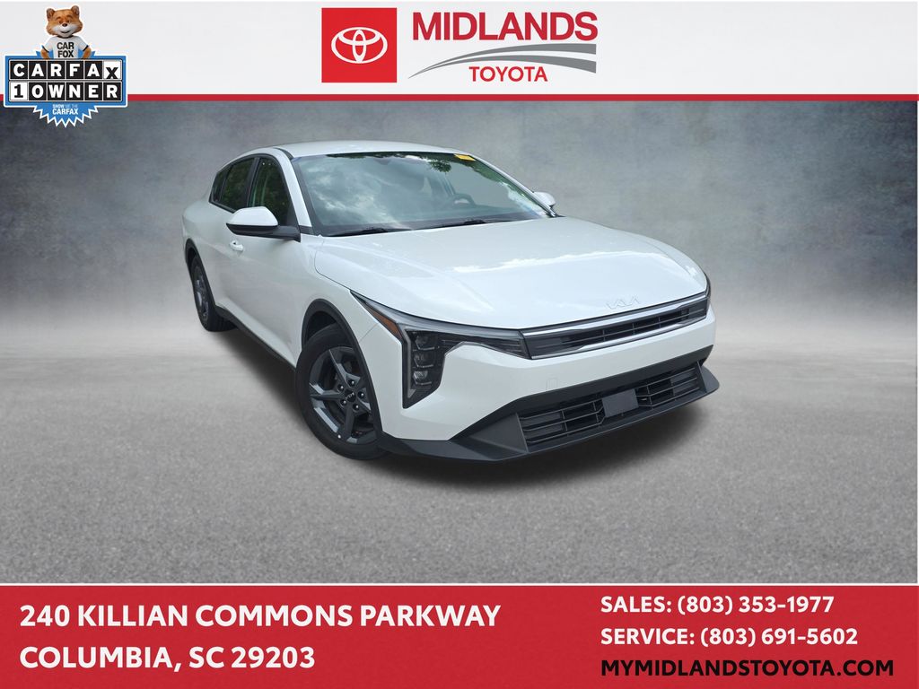 Snow White Pearl 2025 Kia K4 LXS FWD Sedan Front-Wheel Drive Continuously Variable Transmission