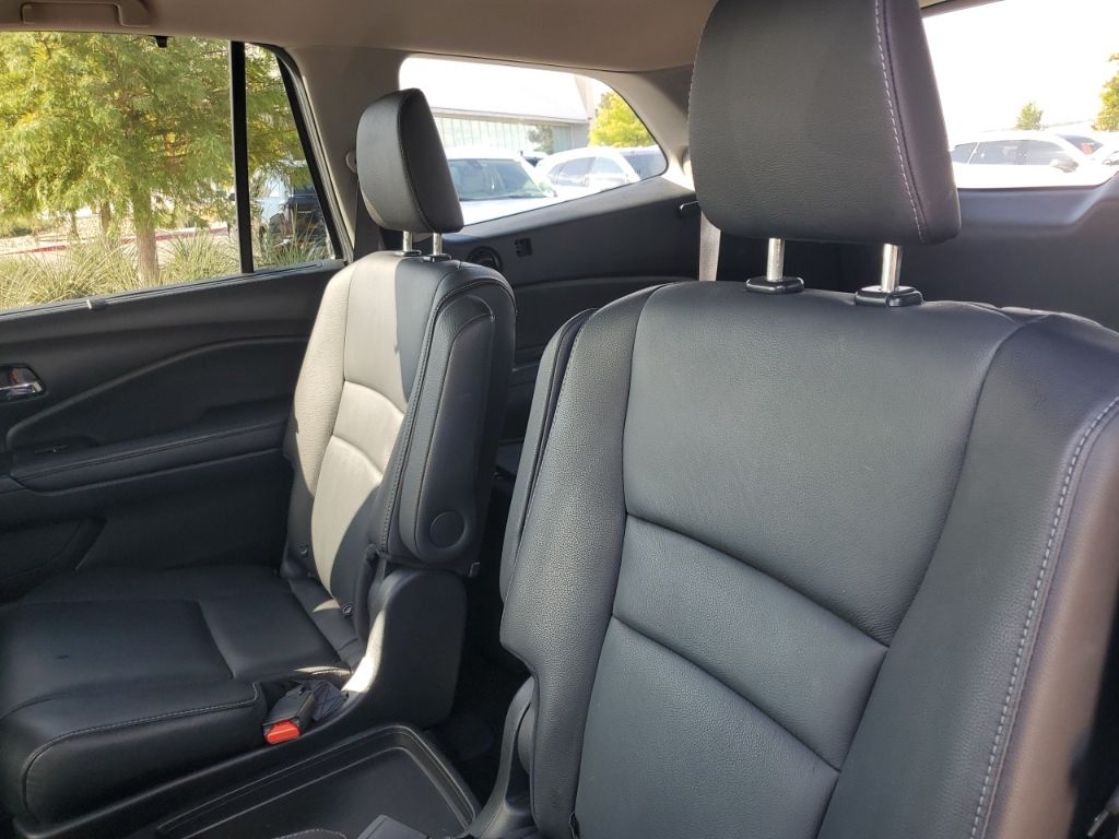 Used Car 2022 Honda Pilot  Touring For Sale Under $35,000 In Austin, Texas