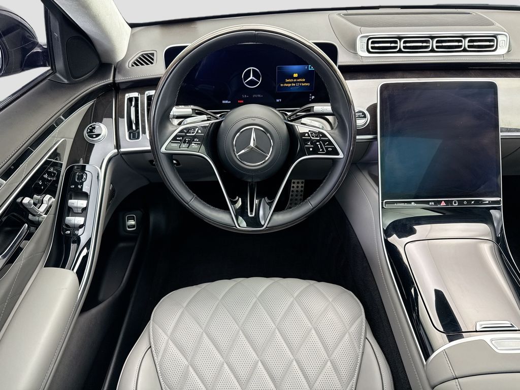 Thumbnail: 2023 Mercedes-Benz S-Class - 10