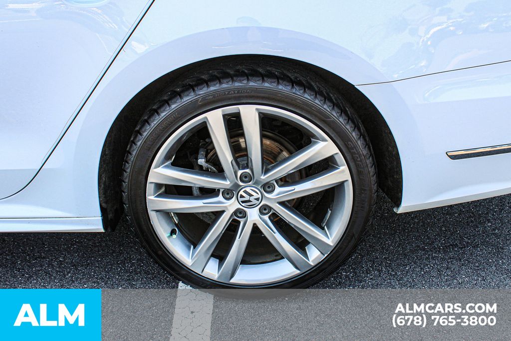 Used 2018 White Volkswagen 2.0T R-Line image 15