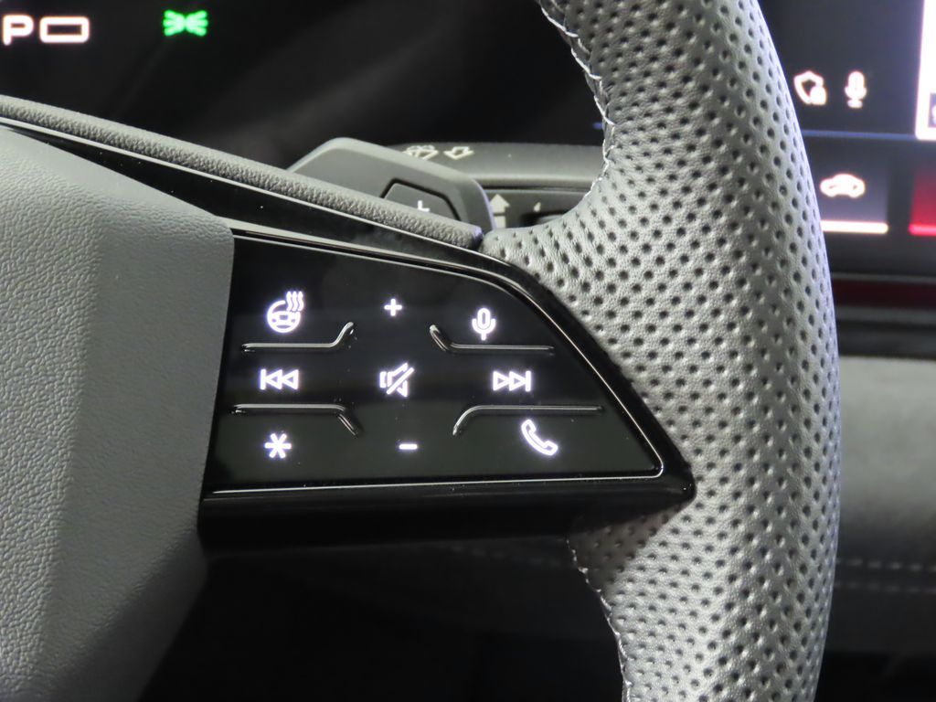 Thumbnail: 2025 Audi e-tron S - 16