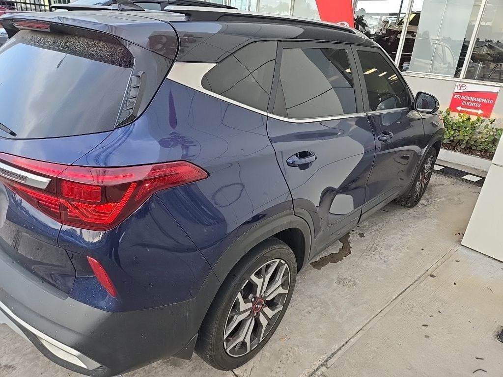 Thumbnail: 2022 Kia Seltos - 4