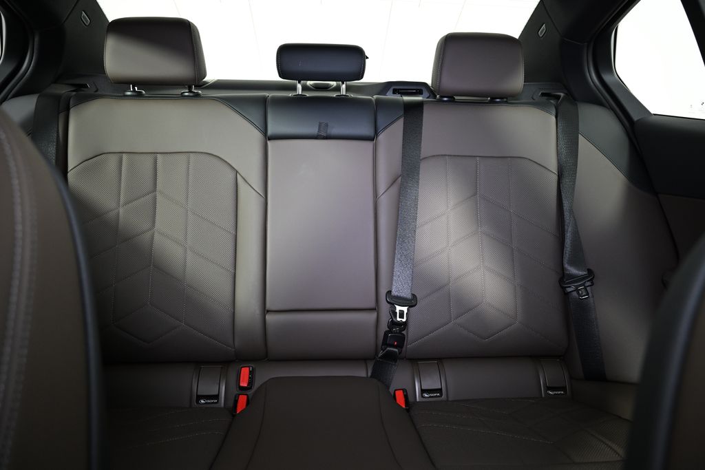 Thumbnail: 2026 BMW 5 Series - 25