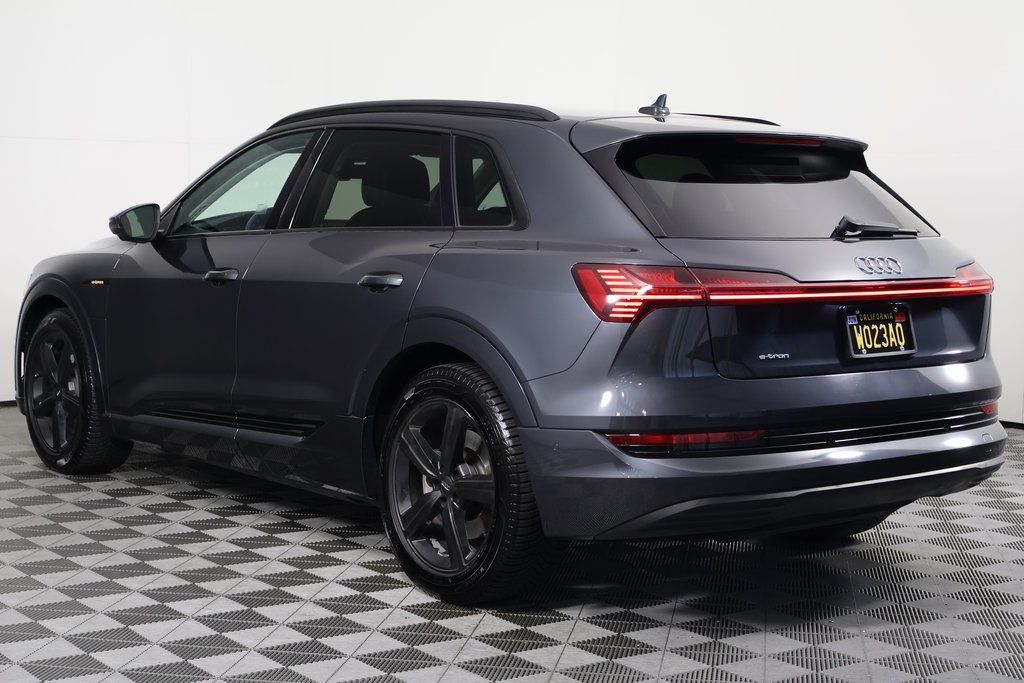 Thumbnail: 2019 Audi e-tron - 6