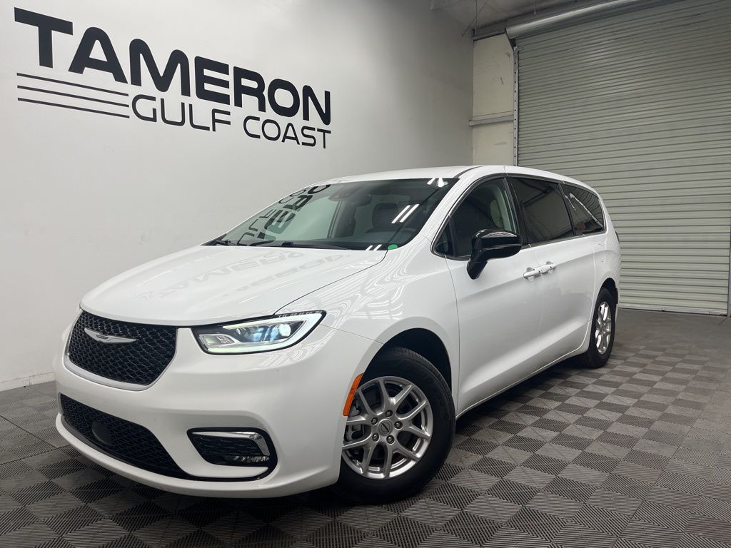 Bright White Clearcoat 2024 Chrysler Pacifica Touring L FWD Minivan Front-Wheel Drive 9-Speed Automatic