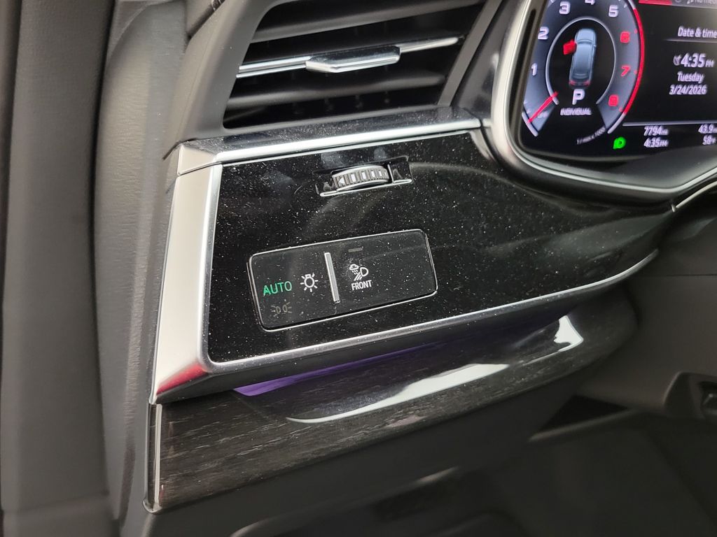 Thumbnail: 2026 Audi Q7 - 30