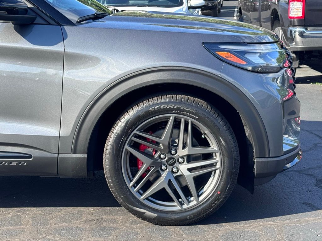 FordExplorer16