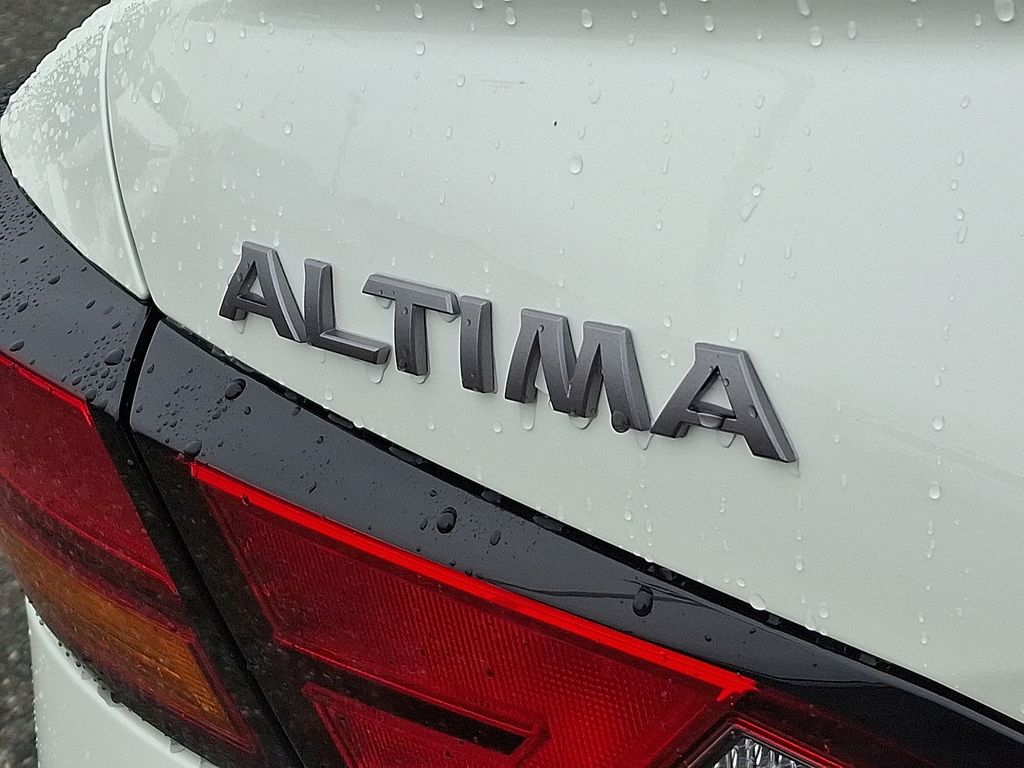 Thumbnail: 2025 Nissan Altima - 11