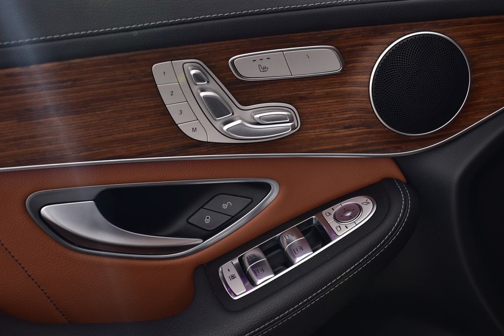 Thumbnail: 2022 Mercedes-Benz GLC - 12