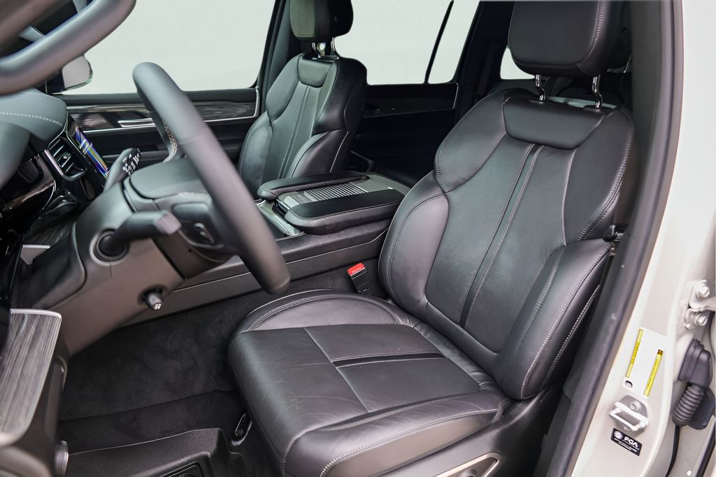 Used Car 2022 Jeep Wagoneer  Series Iii For Sale Under $50,000 In Austin, Texas