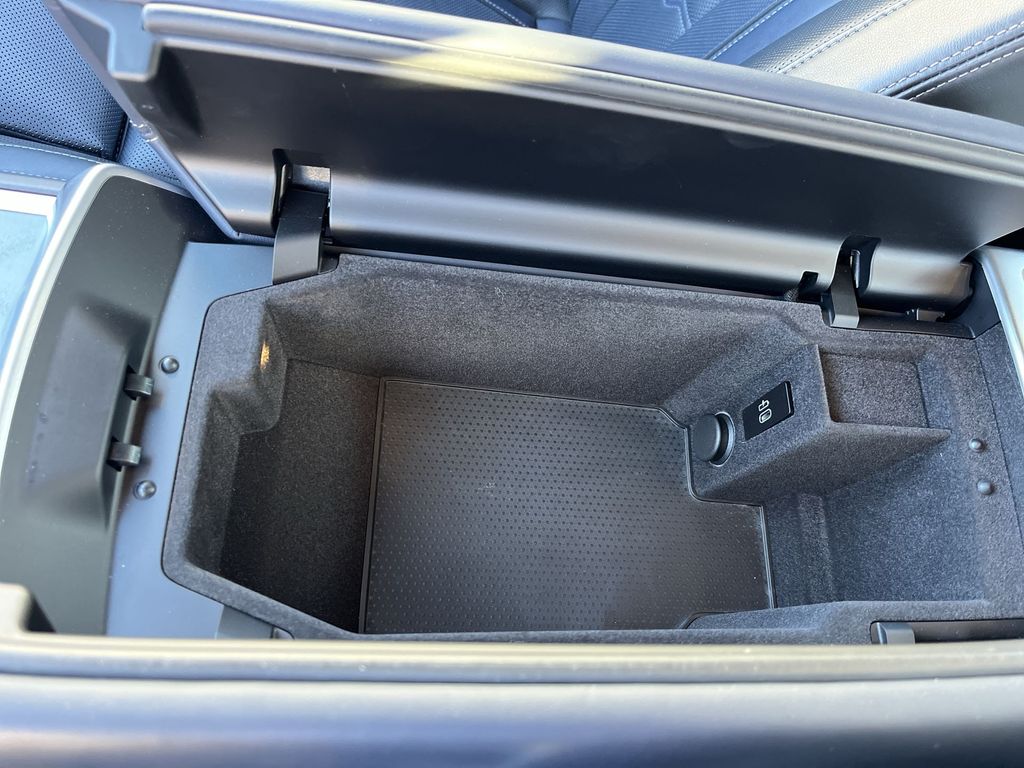 Thumbnail: 2024 BMW 8 Series - 21