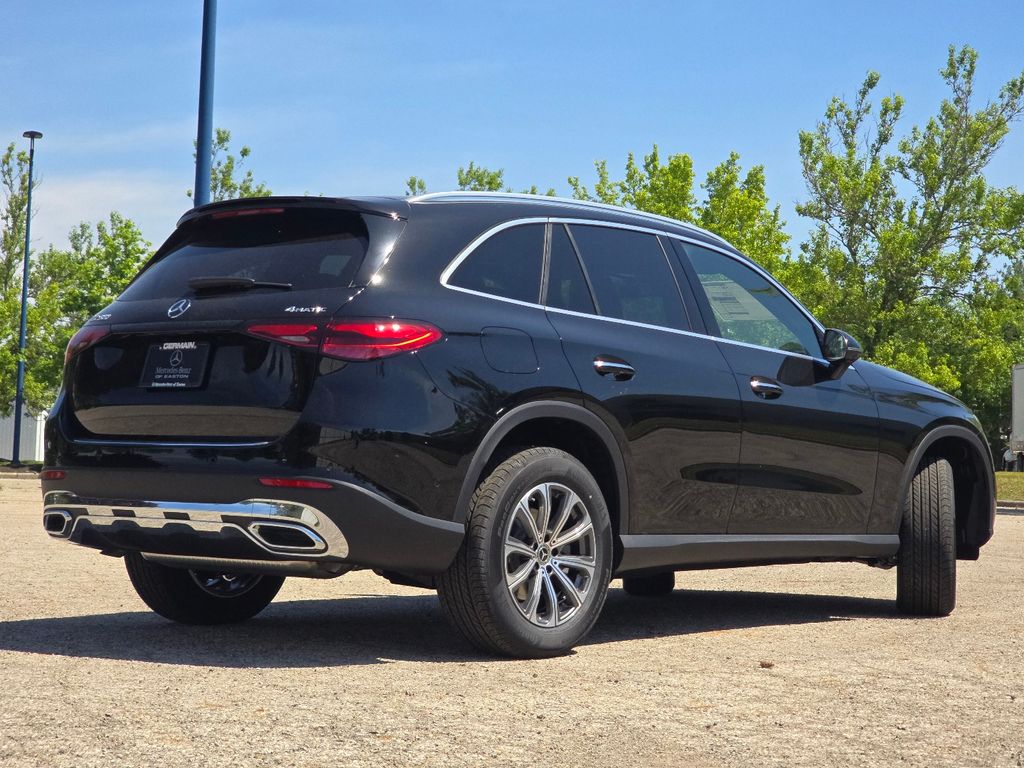 New 2026 Black Mercedes-Benz GLC 300 image 17