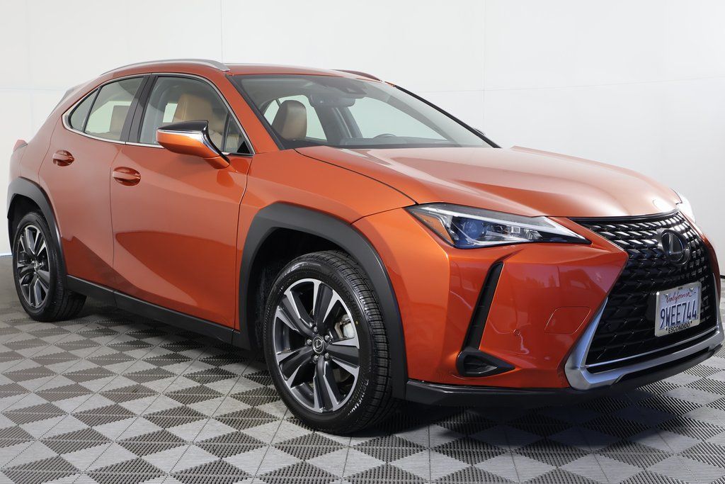 Thumbnail: 2020 Lexus UX - 3